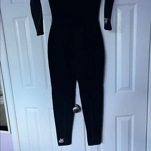 Hendersonwetsuit Size 6 3MM Black Pink